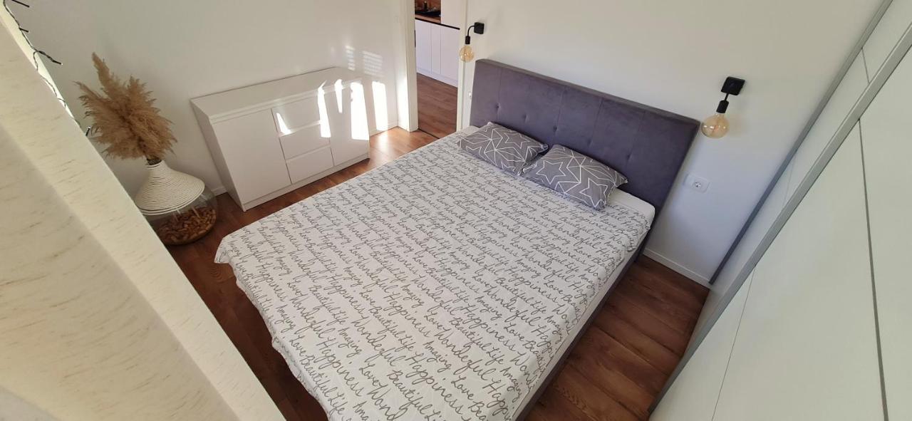 Apartman Noa Jusici Luaran gambar